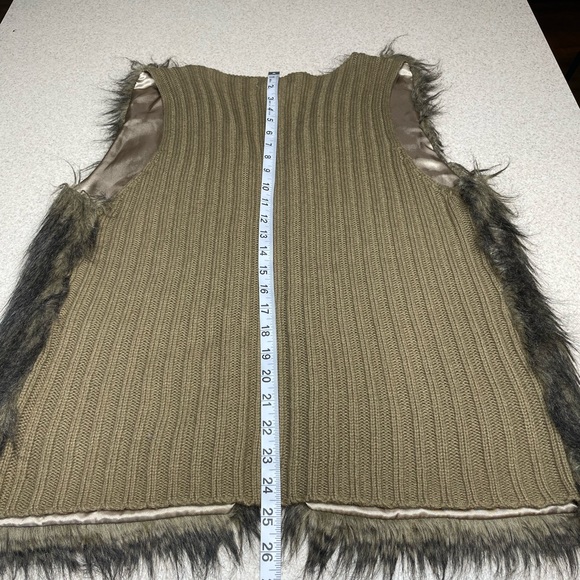 Boutique Faux Fur Vest by Live Change Size XL - Picture 7 of 10